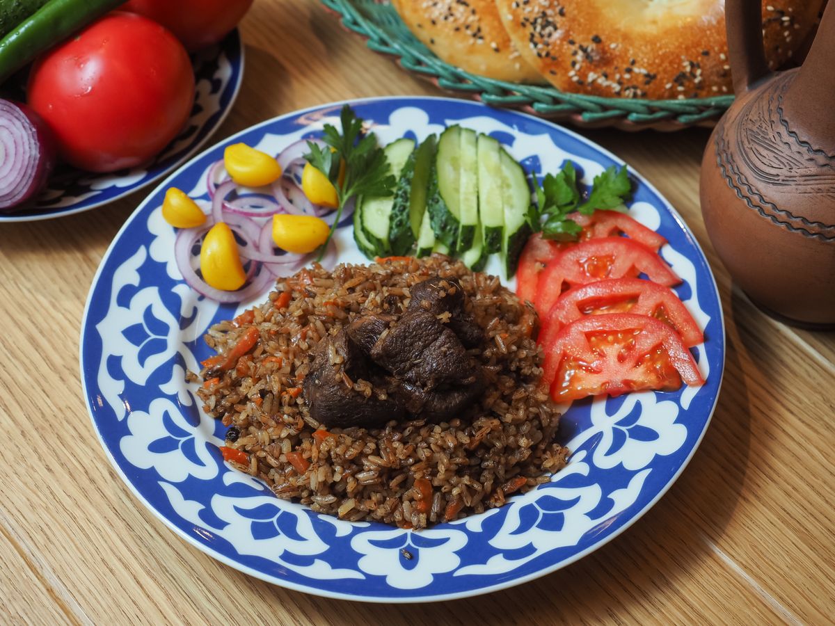 Плов на буром рисе с индейкой